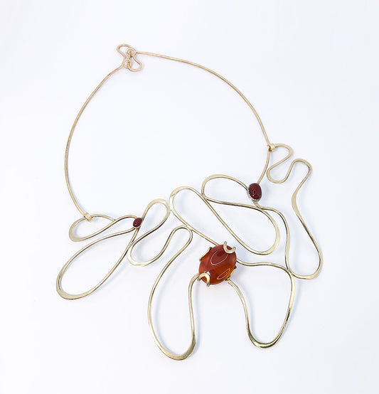 Niemeyer Curves Necklace in Brass and Carnelian